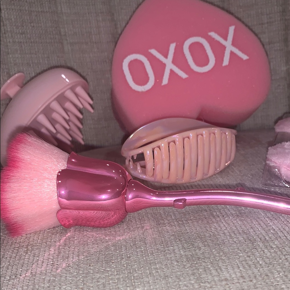 Pink Beauty Accessory Set - Picture 2 of 7